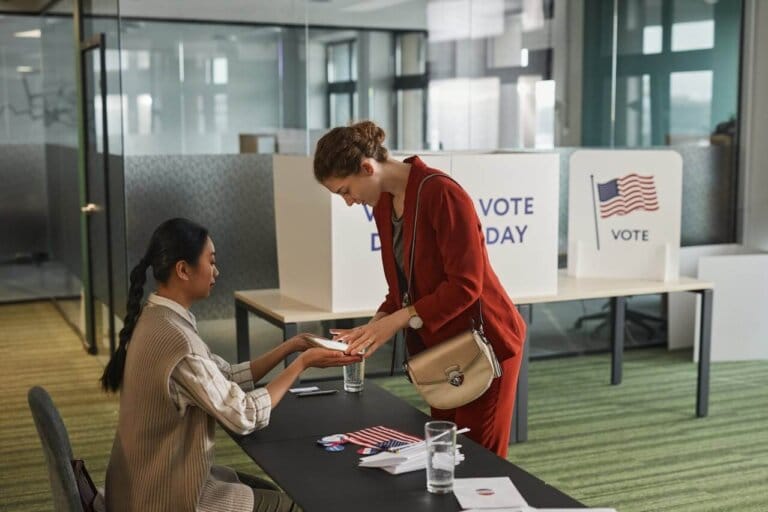 Vitória no voto popular e na Câmara pode levar Trump a um governo mais radical, na visão de analista