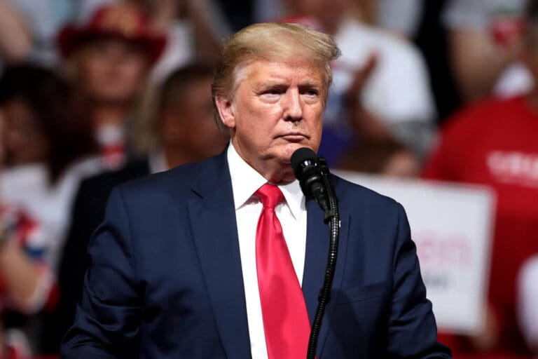 Trump não descarta período de recessão após tarifas