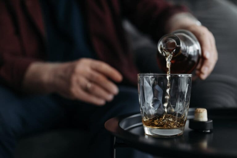 O barril conta histórias que o whisky traduz em sabor