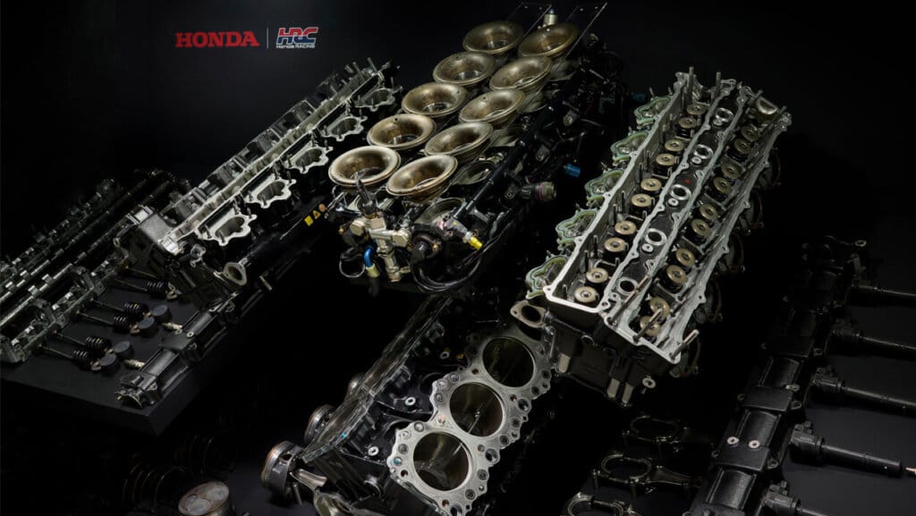 Motor desmontado do carro do Senna
