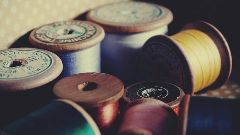 A alfaiataria que criou tendências e por séculos veste gerações dentro da Savile Row