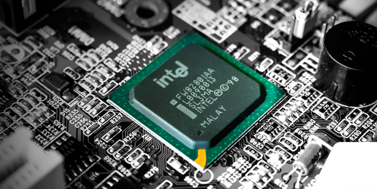 Santa Clara, 1985: a pergunta que salvou a Intel e definiu a era dos chips para PCs